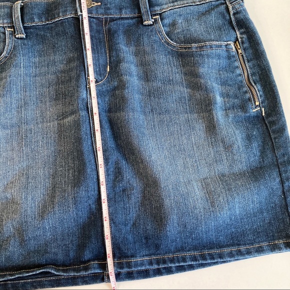 Old Navy Dark Wash Zipper Accent Denim Mini Skirt - Picture 6 of 8